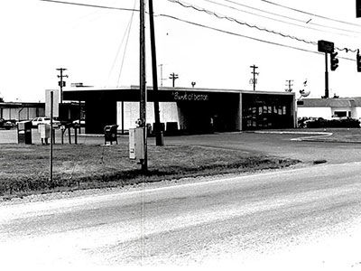 Front of Bank of Benton building in Draffenville, Kentucky in 1974